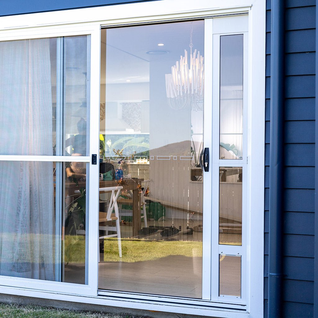 Patio Pet Door Insert - La_Luna_Pet_Care